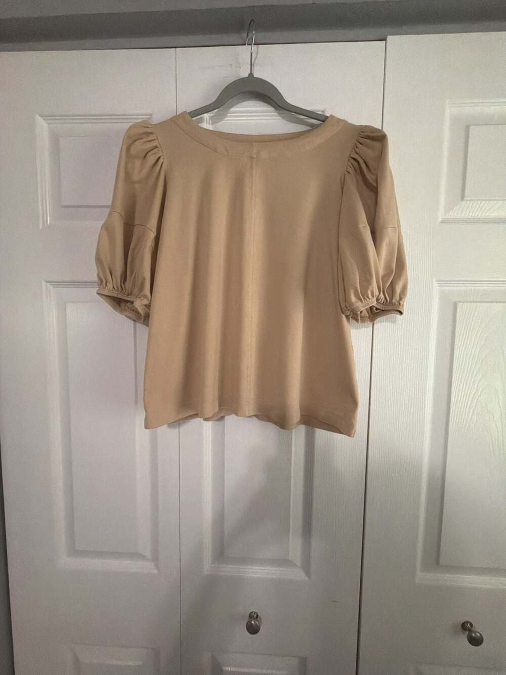 Gibson & Latimer Taupe Knit Crew Neck Puff Sleeve Tee Shirt Medium